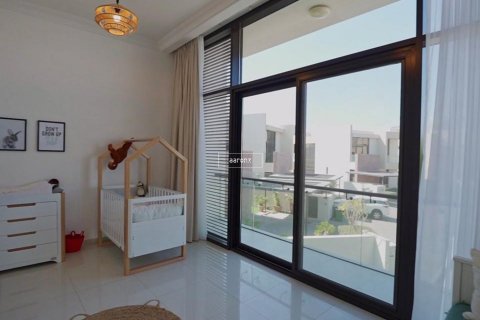 Villa à Dubai, 5 chambres, 615.7 m², № 42518 - photo 10