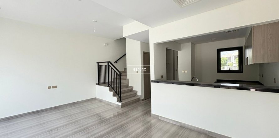 Таунхаус в Дубае, 3 спальни, 150м², № 42519