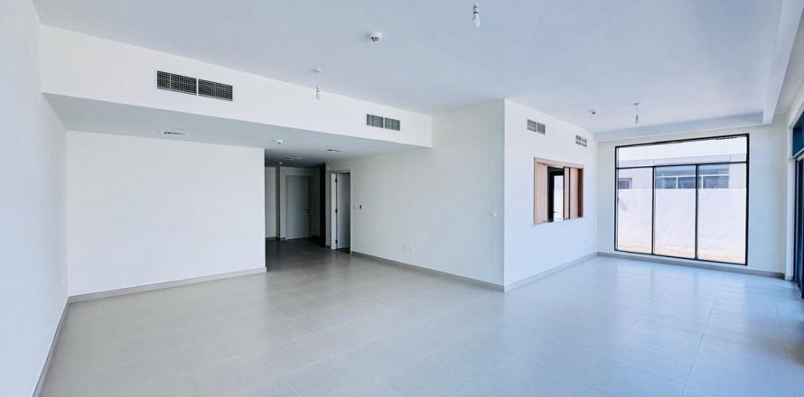Villa à Dubai, 5 chambres, 371.4 m², № 115634