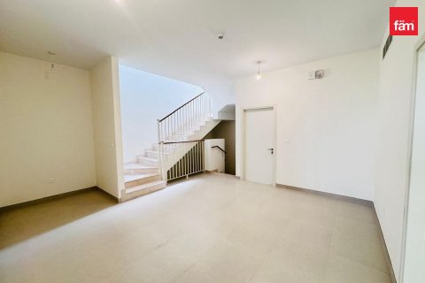 Villa à Dubai, 5 chambres, 371.4 m², № 115634 - photo 4