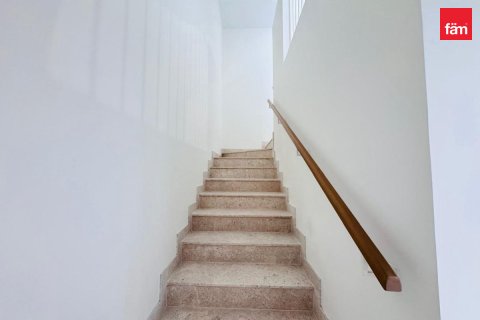 Villa à Dubai, 5 chambres, 371.4 m², № 115634 - photo 10