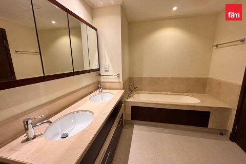 Apartment in Downtown Dubai (Downtown Burj Dubai), Dubai 2 bedrooms, 134.2 sq.m. № 115637 - photo 22