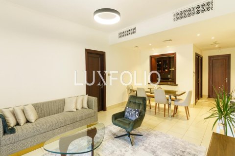 Apartment in Old Town, Dubai 3 bedrooms, 164 sq.m. № 45469 - photo 1