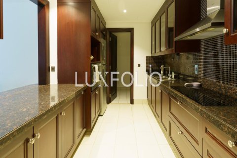 Apartment in Old Town, Dubai 3 bedrooms, 164 sq.m. № 45469 - photo 3