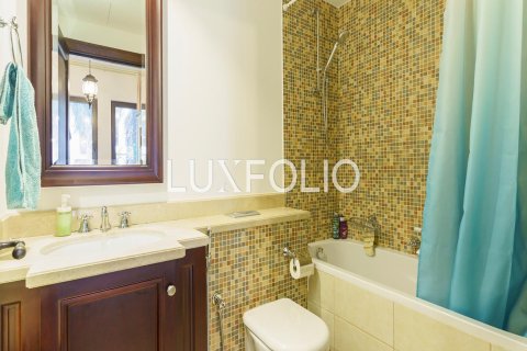 Apartment in Old Town, Dubai 3 bedrooms, 164 sq.m. № 45469 - photo 10