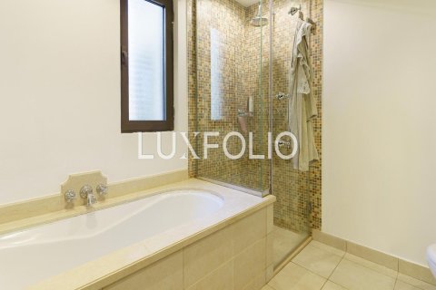Apartment in Old Town, Dubai 3 bedrooms, 164 sq.m. № 45469 - photo 6