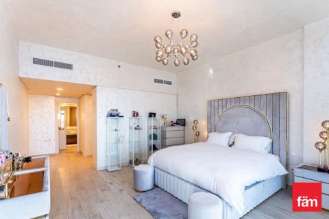 Ático en Umm Suqeim, Dubai, 4 dormitorios, 347.8 m², № 96477 - foto 16