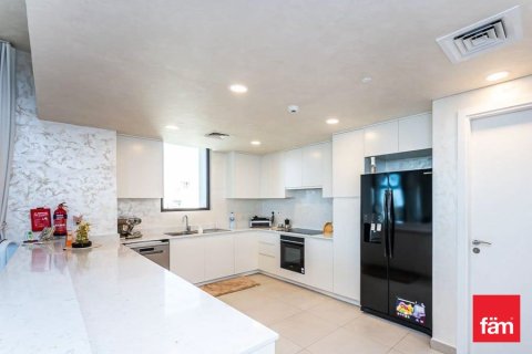 Ático en Umm Suqeim, Dubai, 4 dormitorios, 347.8 m², № 96477 - foto 11