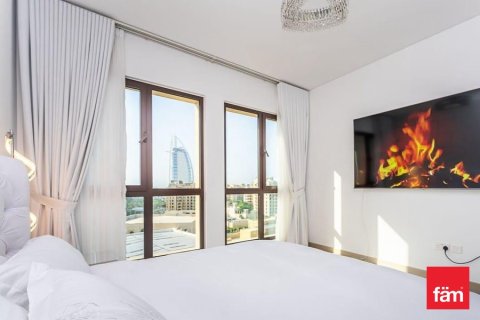 Ático en Umm Suqeim, Dubai, 4 dormitorios, 347.8 m², № 96477 - foto 15