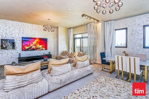 Ático en Umm Suqeim, Dubai, 4 dormitorios, 347.8 m², № 96477 - foto 6