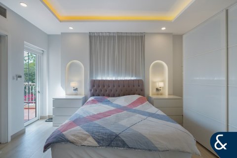 Купить виллу в Springs 11, The Springs, Дубай: 3 спальни, 228м², № 98389 - фото 18