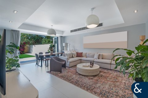 Купить виллу в Springs 11, The Springs, Дубай: 3 спальни, 228м², № 98389 - фото 2