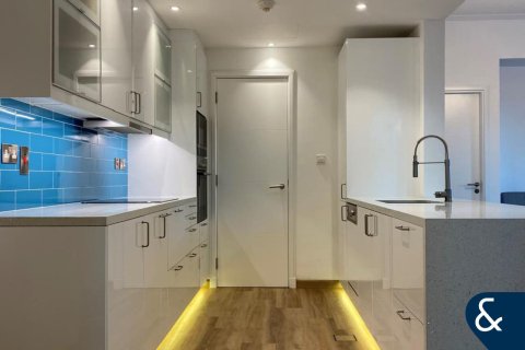 Apartment in Marina Promenade, Dubai Marina, Dubai 1 bedroom, 95 sq.m. № 98634 - photo 13