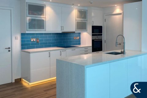 Apartment in Marina Promenade, Dubai Marina, Dubai 1 bedroom, 95 sq.m. № 98634 - photo 2