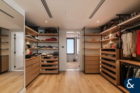 Villa in Jumeirah Islands, Dubai 5 bedrooms, 576 sq.m. № 98624 - photo 21