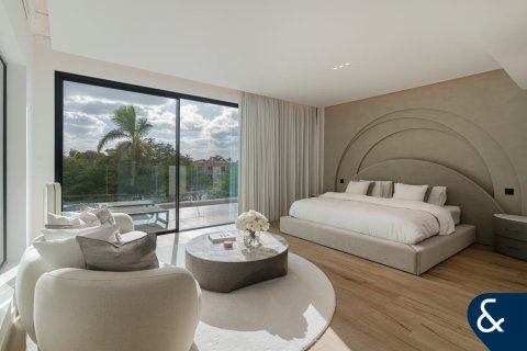 Villa in Jumeirah Islands, Dubai 5 bedrooms, 576 sq.m. № 98624 - photo 19