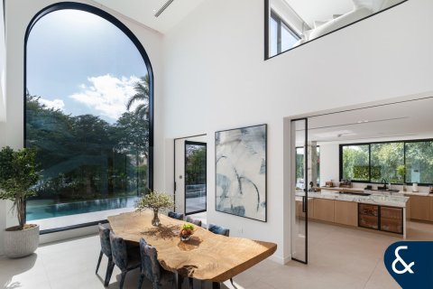 Villa in Jumeirah Islands, Dubai 5 bedrooms, 576 sq.m. № 98624 - photo 8