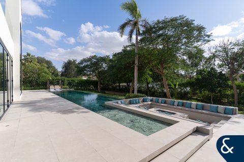 Villa in Jumeirah Islands, Dubai 5 bedrooms, 576 sq.m. № 98624 - photo 29