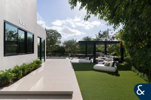 Villa in Jumeirah Islands, Dubai 5 bedrooms, 576 sq.m. № 98624 - photo 28