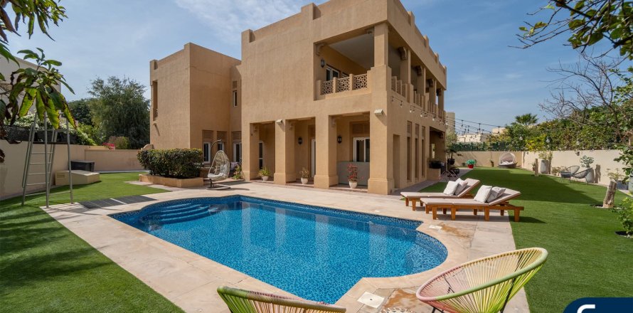 Villa in Arabian Ranches, Dubai 7 bedrooms, 645 sq.m. № 98627