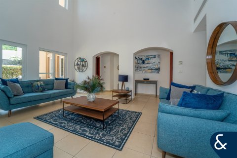 Villa in Arabian Ranches, Dubai 7 bedrooms, 645 sq.m. № 98627 - photo 2