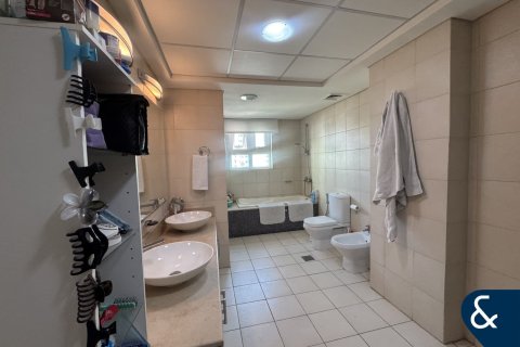 Apartment in Shoreline Apartments, Palm Jumeirah, Dubai 3 bedrooms, 206 sq.m. № 98625 - photo 9