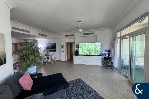 Apartment in Shoreline Apartments, Palm Jumeirah, Dubai 3 bedrooms, 206 sq.m. № 98625 - photo 2