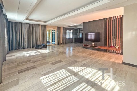 Villa in Legacy, Jumeirah Park, Dubai 5 bedrooms, 436 sq.m. № 13489 - photo 7