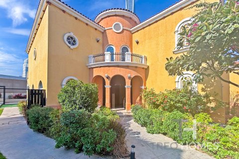 Villa in Legacy, Jumeirah Park, Dubai 5 bedrooms, 436 sq.m. № 13489 - photo 3