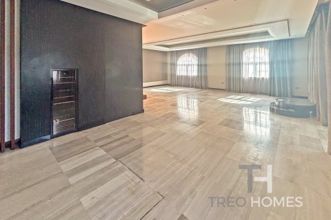 Villa in Legacy, Jumeirah Park, Dubai 5 bedrooms, 436 sq.m. № 13489 - photo 11
