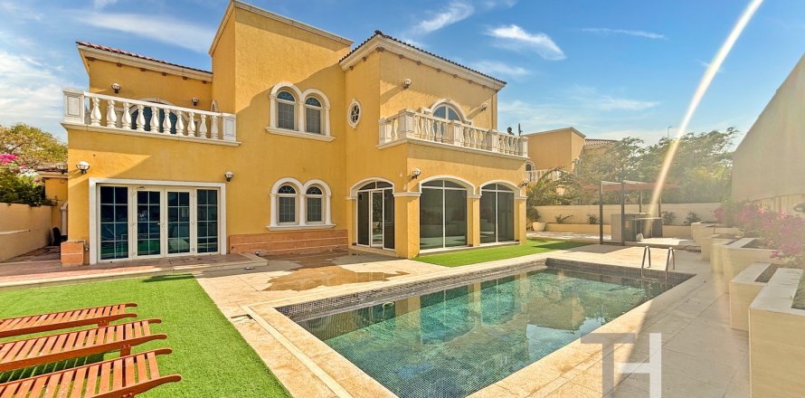 Villa in Legacy, Jumeirah Park, Dubai 5 bedrooms, 436 sq.m. № 13489