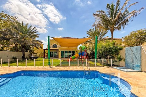 Villa à Legacy, Jumeirah Park, Dubai, 4 chambres, 403 m², № 13477 - photo 2