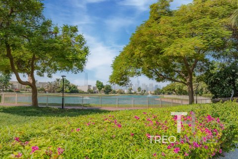 Villa à Meadows, Dubai, 5 chambres, 489 m², № 13478 - photo 1