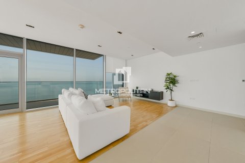 Apartment in Bluewaters Residences, Bluewaters, Dubai 4 bedrooms, 228 sq.m. № 14826 - photo 5