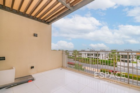 Купить виллу в Дубае: 5 спален, 234м², № 71082 - фото 12