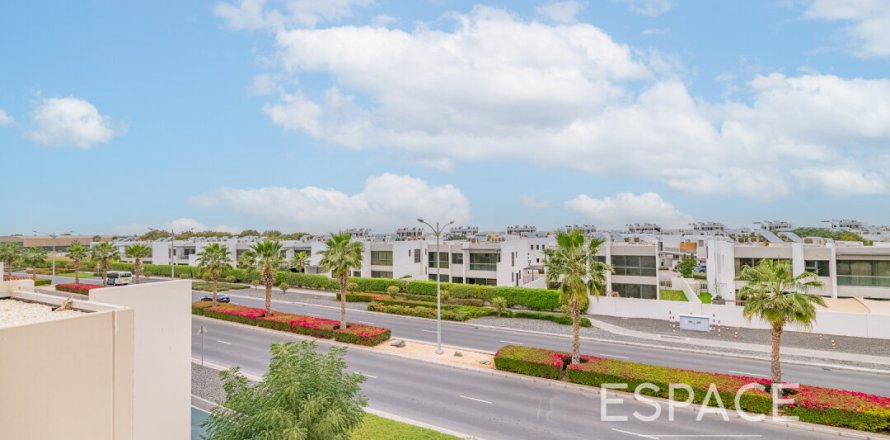 Вилла в Дубае, 5 спален, 234м², № 71082