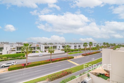 Купить виллу в Дубае: 5 спален, 234м², № 71082 - фото 14