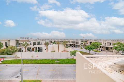 Купить виллу в Дубае: 5 спален, 234м², № 71082 - фото 15