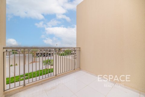 Купить виллу в Дубае: 5 спален, 234м², № 71082 - фото 13