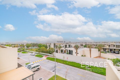 Купить виллу в Дубае: 5 спален, 234м², № 71082 - фото 16