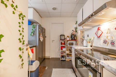 Купить виллу в Дубае: 5 спален, 234м², № 71082 - фото 7