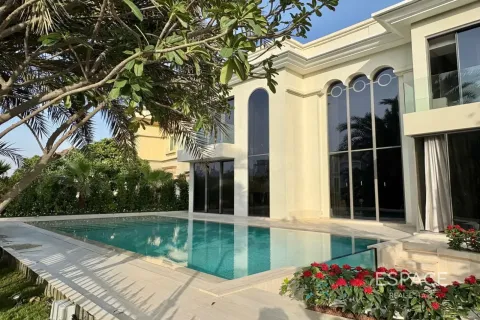 Villa in Jumeirah Islands, Dubai 5 bedrooms, 526 sq.m. № 71072