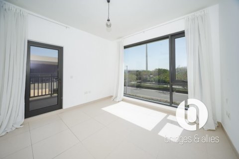 Villa in Dubai Hills Estate, Dubai 4 bedrooms, 229 sq.m. № 123446 - photo 13