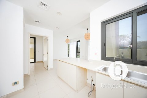 Villa in Dubai Hills Estate, Dubai 4 bedrooms, 229 sq.m. № 123446 - photo 8