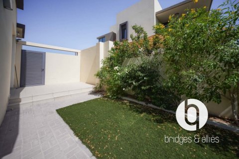 Villa in Dubai Hills Estate, Dubai 4 bedrooms, 229 sq.m. № 123446 - photo 5