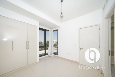 Villa in Dubai Hills Estate, Dubai 4 bedrooms, 229 sq.m. № 123446 - photo 15