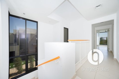Villa in Dubai Hills Estate, Dubai 4 bedrooms, 229 sq.m. № 123446 - photo 9
