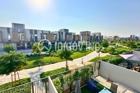Townhouse in Mudon, Dubai 4 bedrooms, 254 sq.m. № 60012 - photo 1