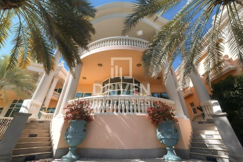 Villa à The Crescent, Palm Jumeirah, Dubai, 5 chambres, 631.55 m², № 136870 - photo 17