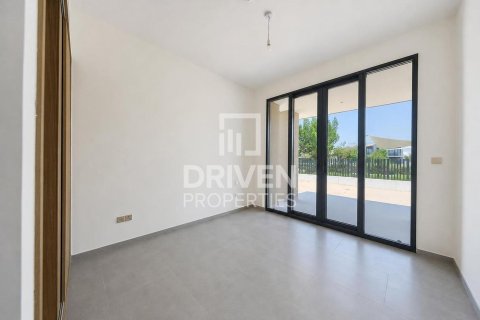 Villa in Jebel Ali, Dubai 4 bedrooms, 656.55 sq.m. № 136872 - photo 5